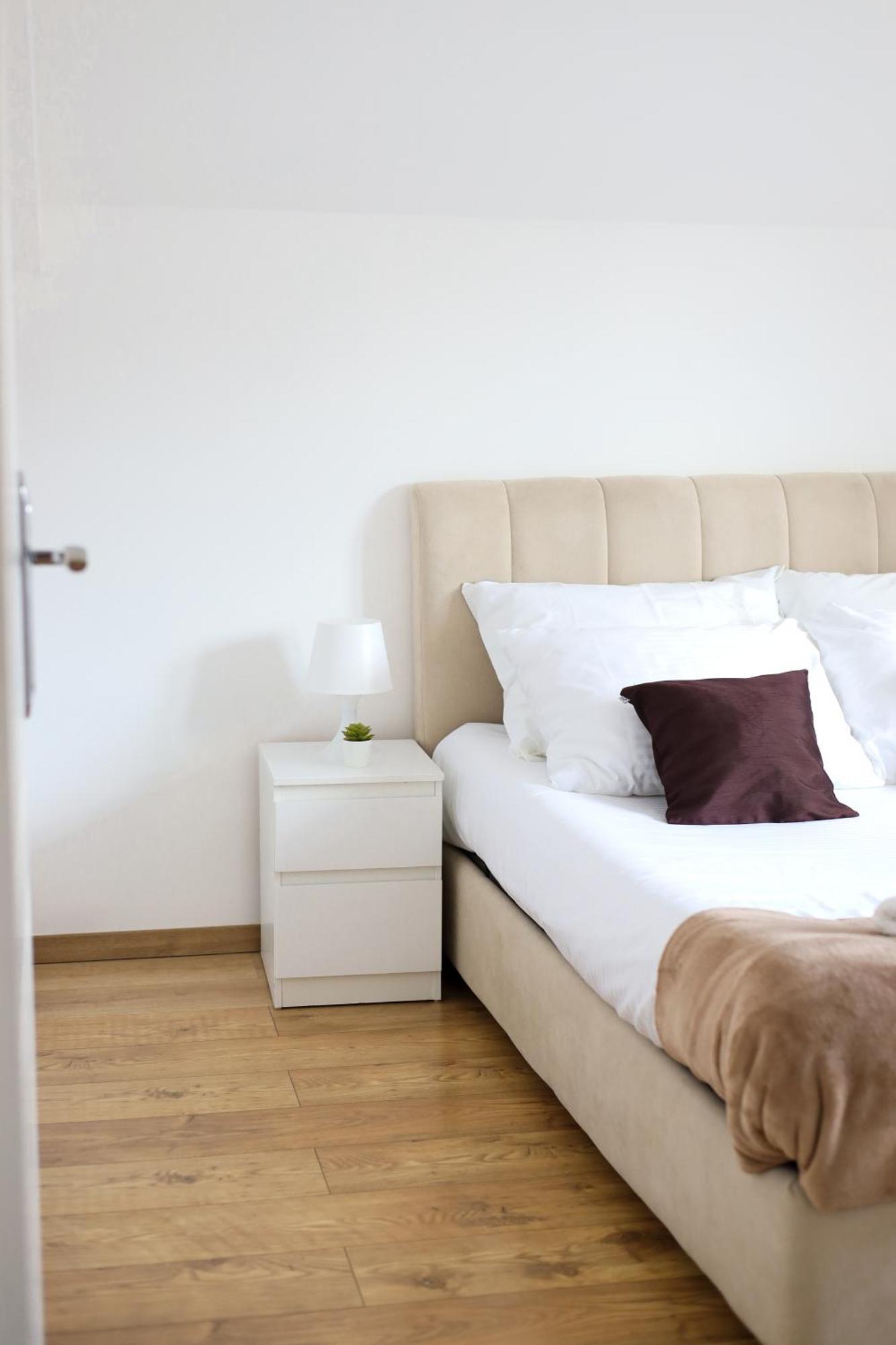 Airport Stay Apartments Surčin Εξωτερικό φωτογραφία